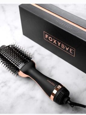 FoxyBae Dryer Brush